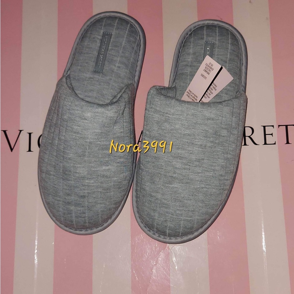 Victoria secret Slipper size Small NWT - Picture 3 of 8